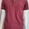 Playera estilo polo para caballero, color vino, 50% algodón 50% poliester.